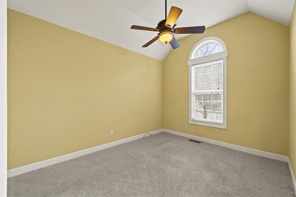 Photo 4 of 28 - 12127 Grand Avenue