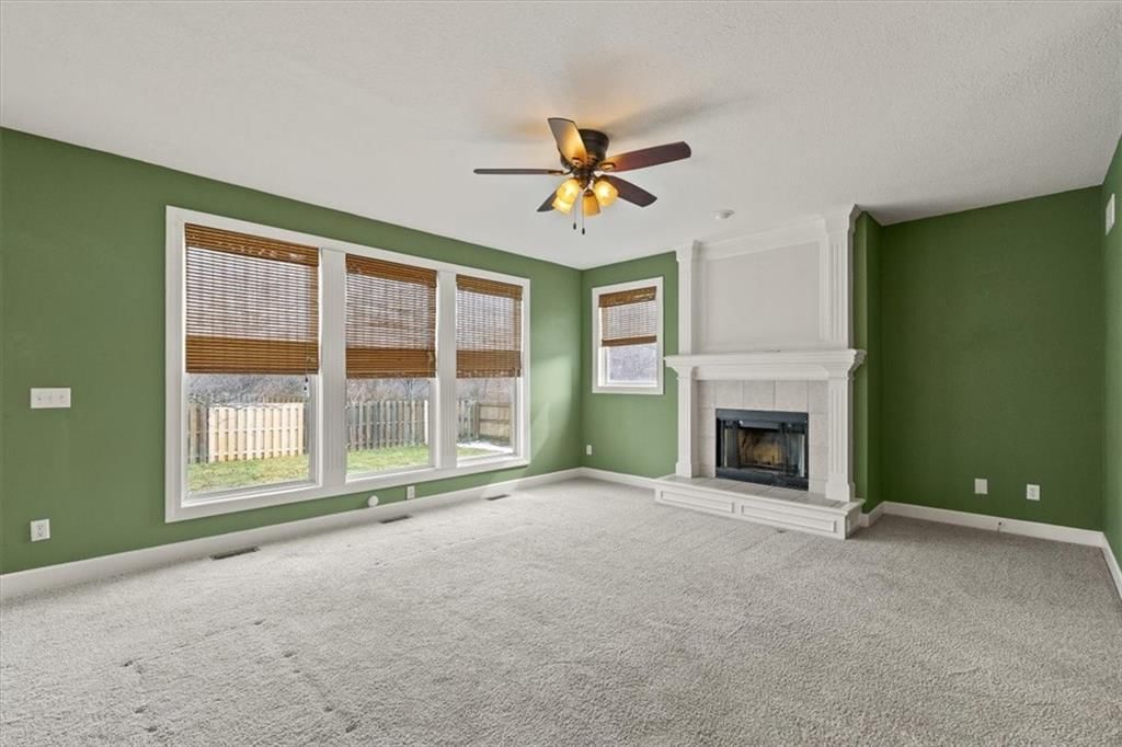 Photo 6 of 28 - 12127 Grand Avenue
