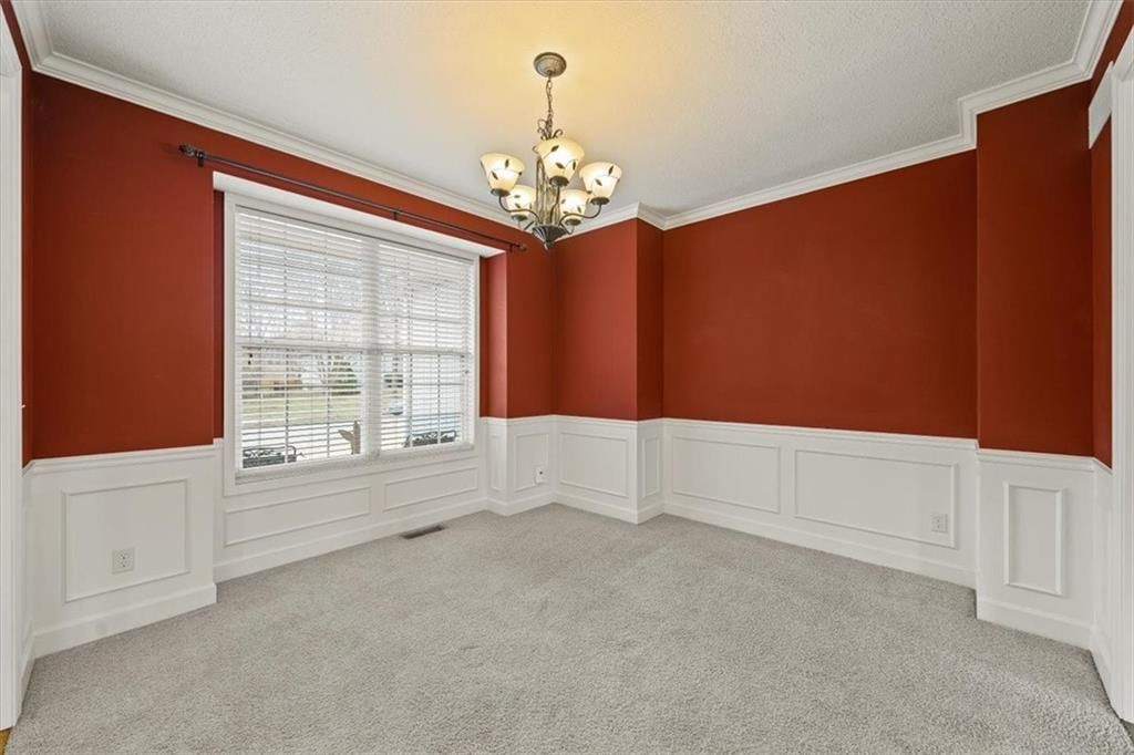 Photo 7 of 28 - 12127 Grand Avenue