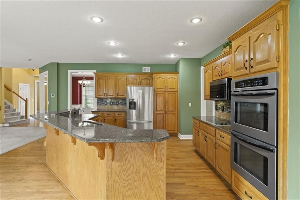 Photo 10 of 28 - 12127 Grand Avenue