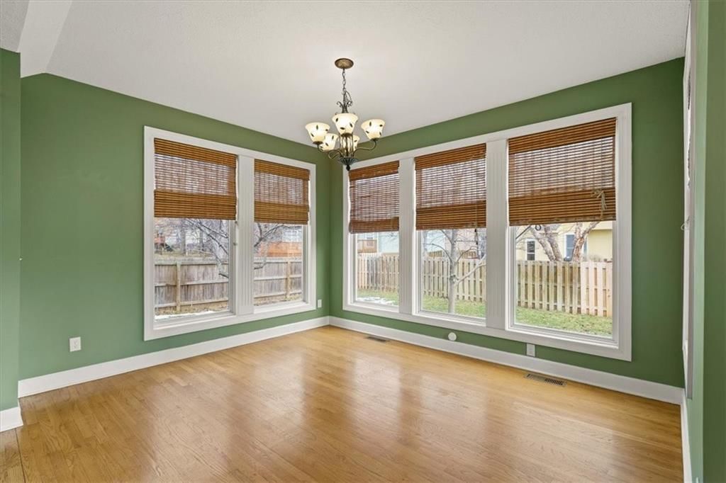 Photo 12 of 28 - 12127 Grand Avenue