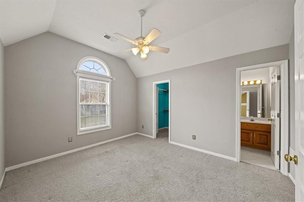 Photo 15 of 28 - 12127 Grand Avenue