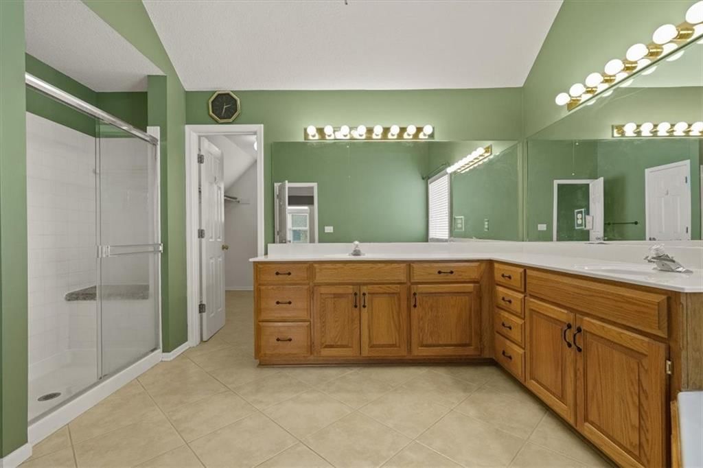 Photo 20 of 28 - 12127 Grand Avenue