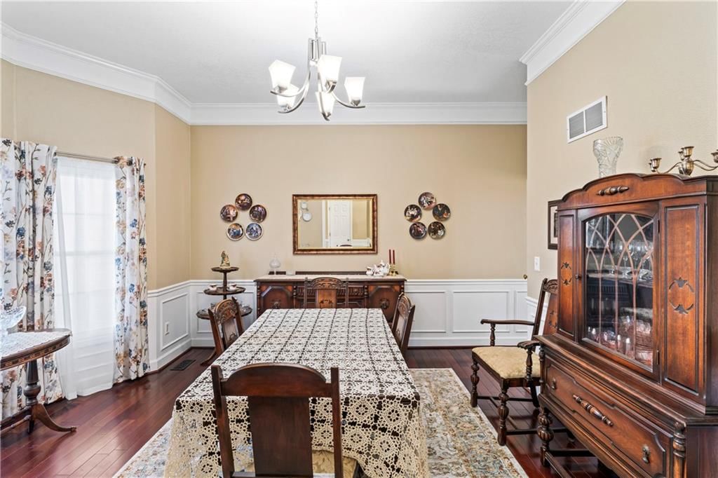 9816 N Hedges Street — photo 10