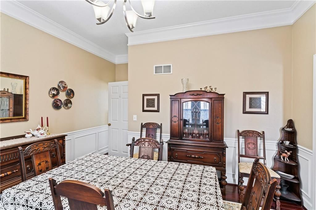 9816 N Hedges Street — photo 11
