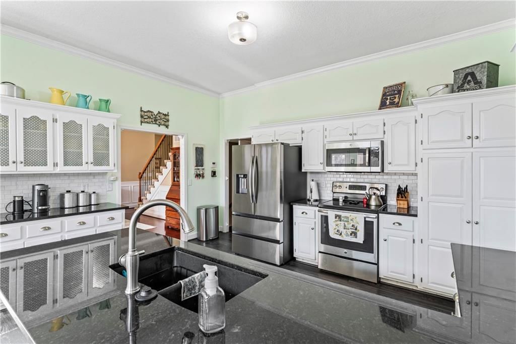9816 N Hedges Street — photo 20