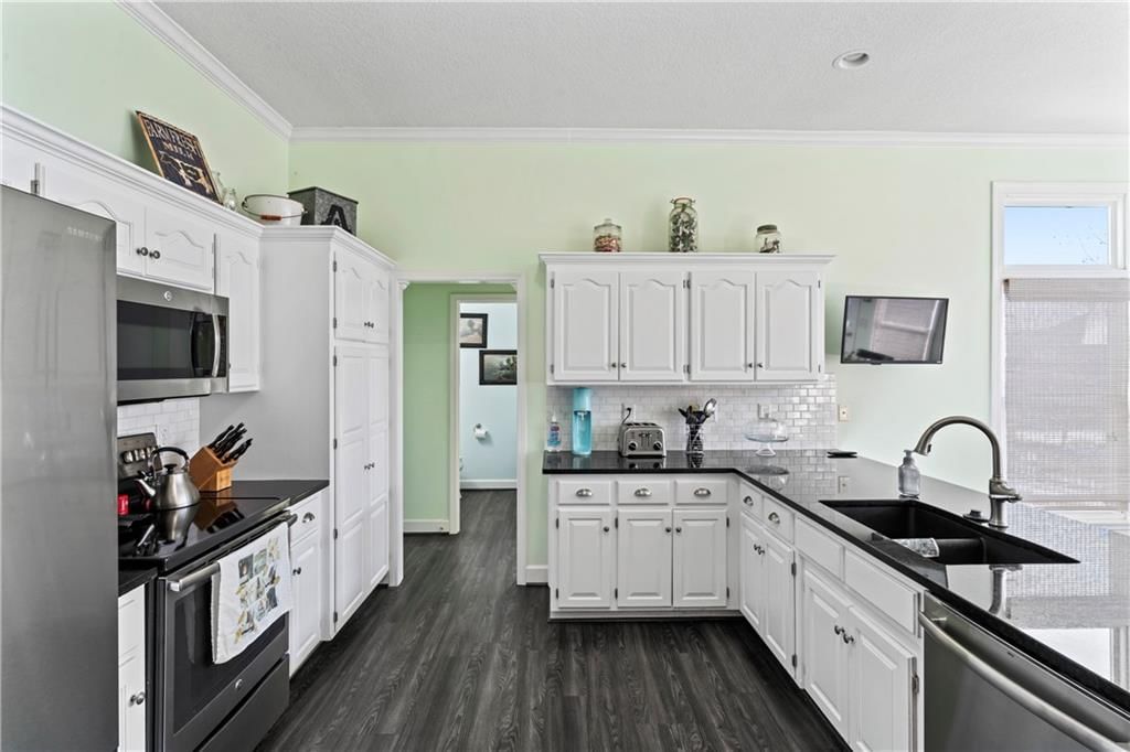 9816 N Hedges Street — photo 22