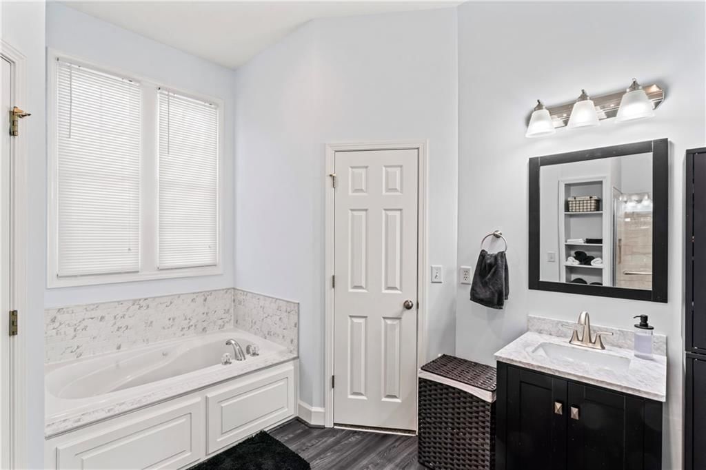 9816 N Hedges Street — photo 35