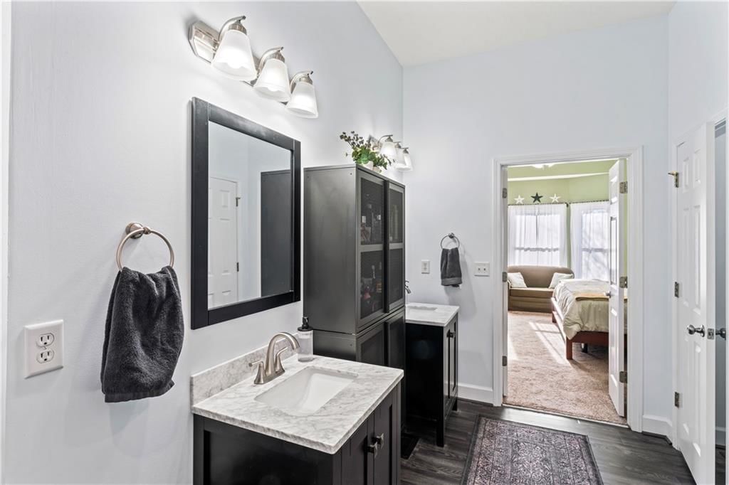 9816 N Hedges Street — photo 36