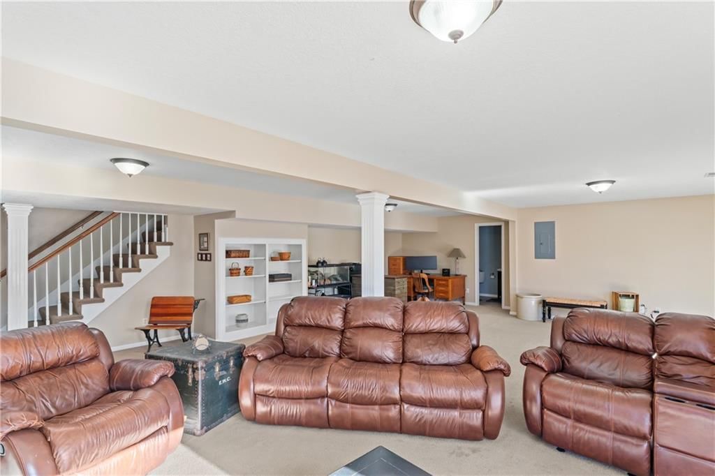 9816 N Hedges Street — photo 59