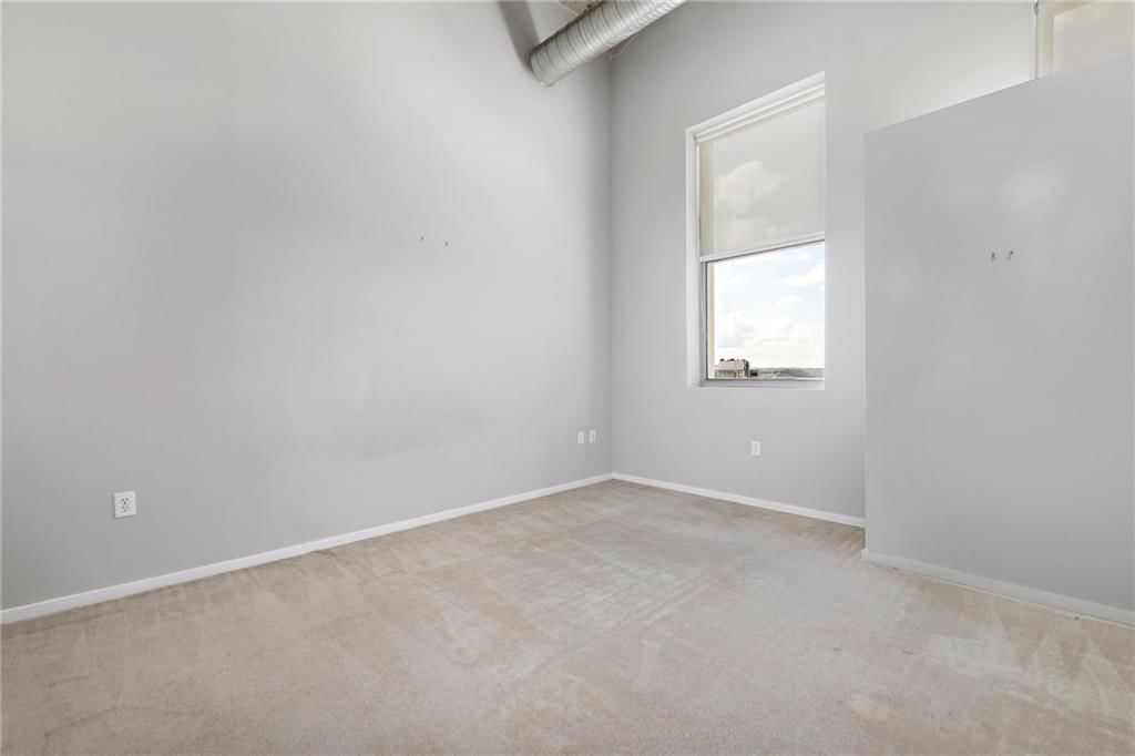 2107 Grand Boulevard — photo 7