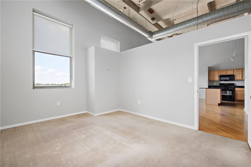 2107 Grand Boulevard — photo 9