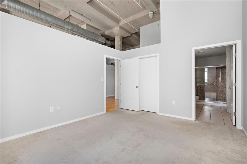 2107 Grand Boulevard — photo 10