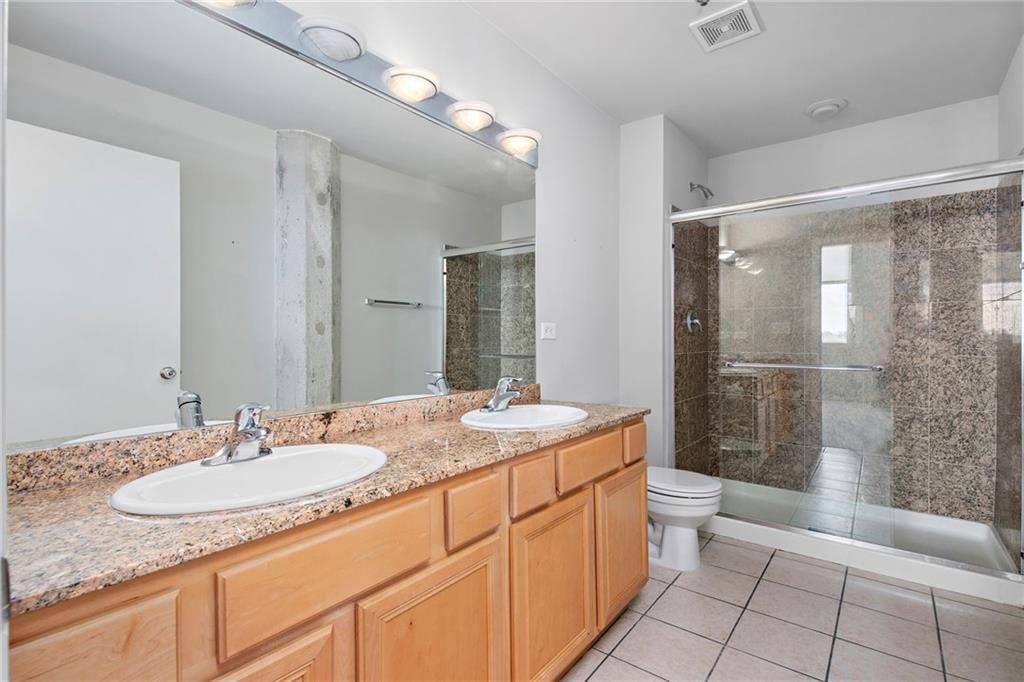 2107 Grand Boulevard — photo 11