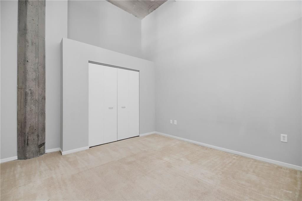 2107 Grand Boulevard — photo 12