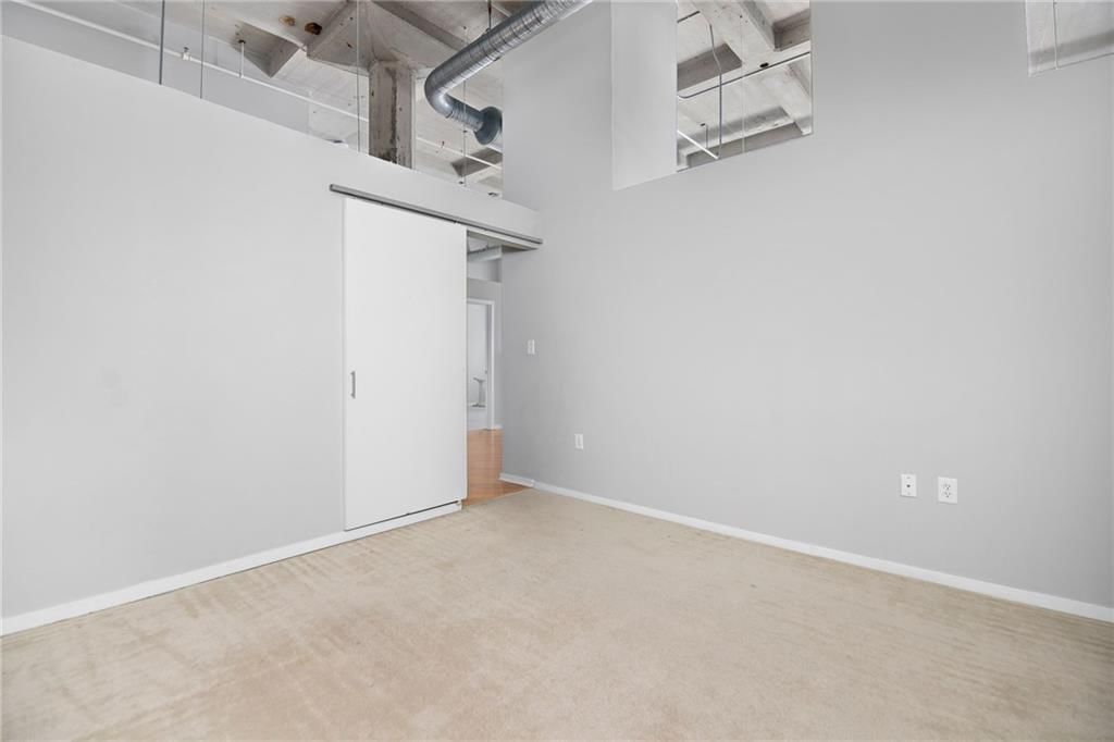 2107 Grand Boulevard — photo 13
