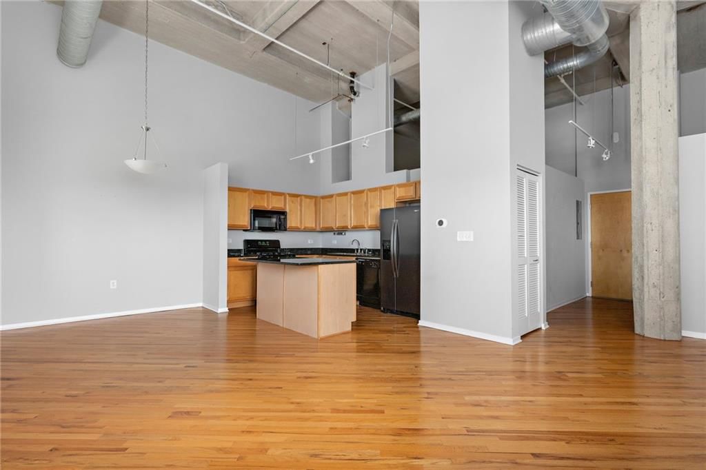 2107 Grand Boulevard — photo 15