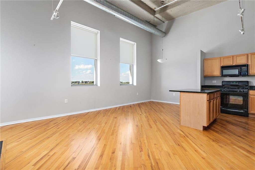 2107 Grand Boulevard — photo 16
