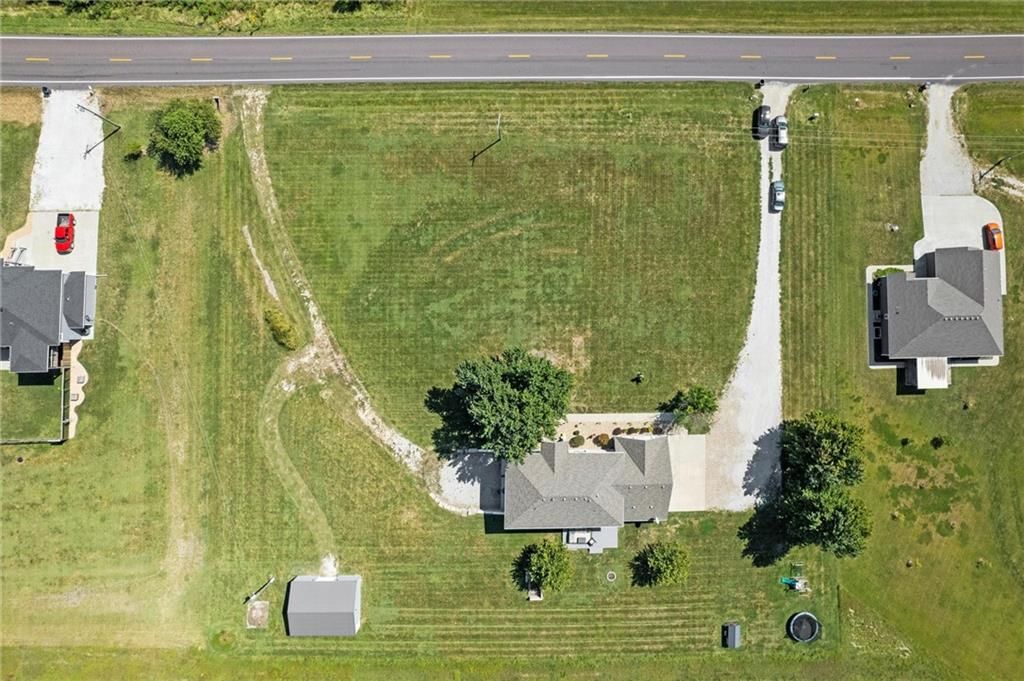 19647 Tonganoxie Road — photo 42