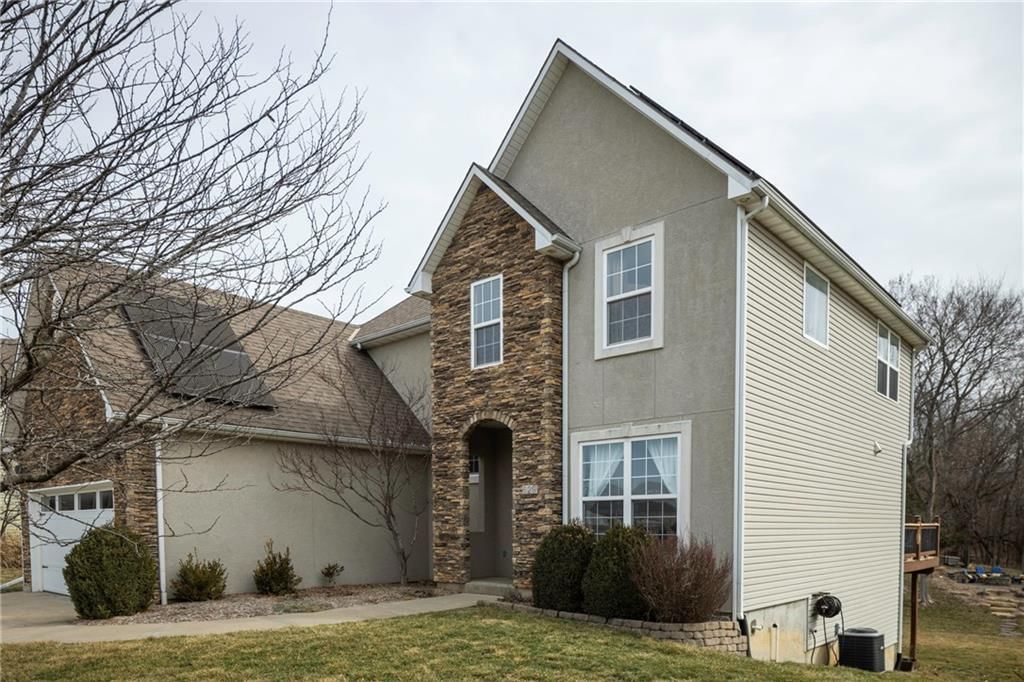 629 Oakmont Drive — photo 2