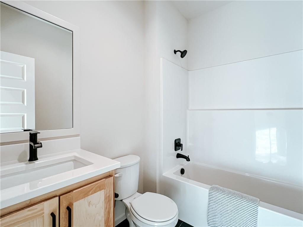 3320 Tracy Avenue — photo 20