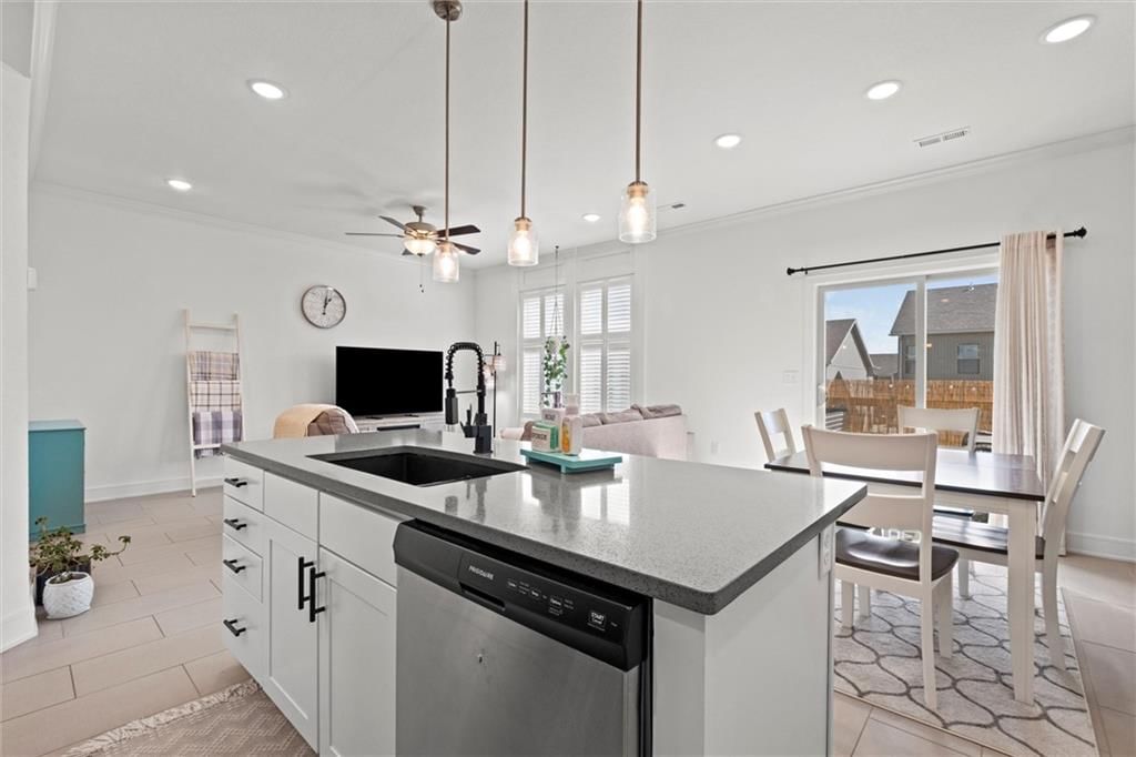 7381 Grand Slam Street — photo 16