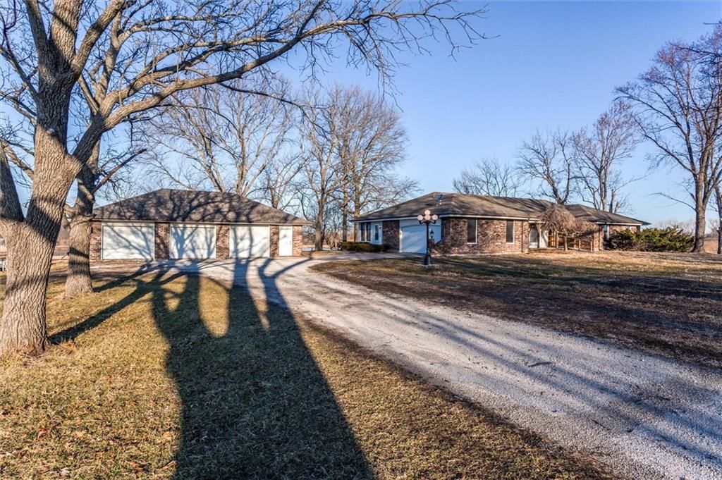 28008 S Belle Plain Road — photo 2