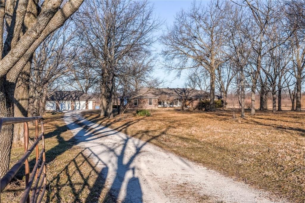 28008 S Belle Plain Road — photo 4