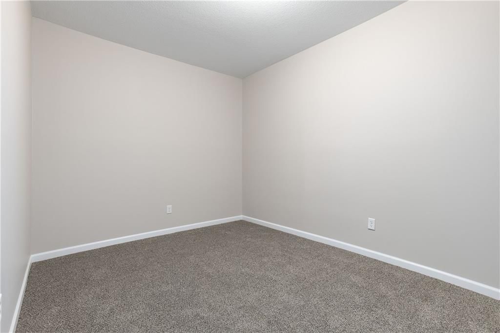 9320 N Robinhood Avenue — photo 27