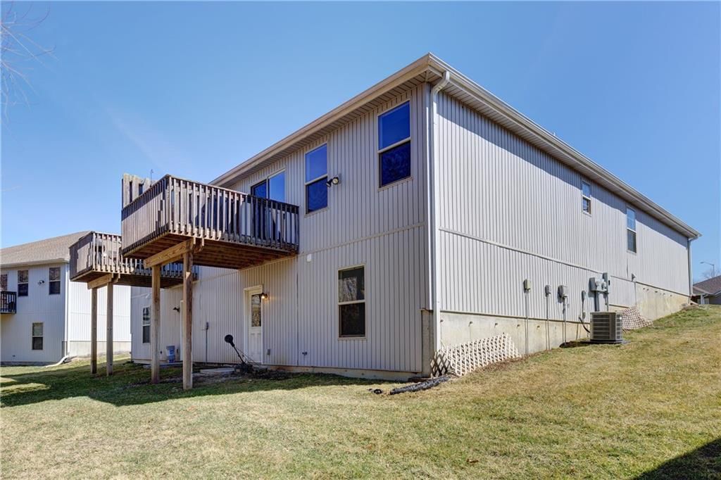 9320 N Robinhood Avenue — photo 30