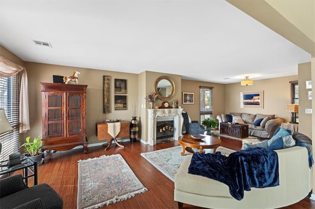 4551 Walnut Street — photo 8