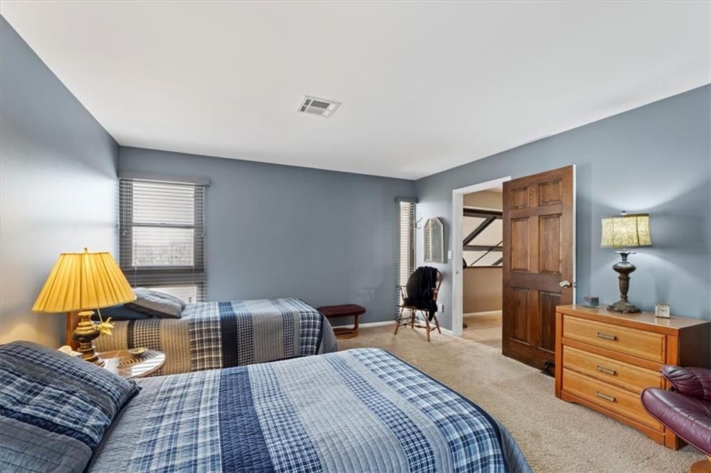 4551 Walnut Street — photo 26