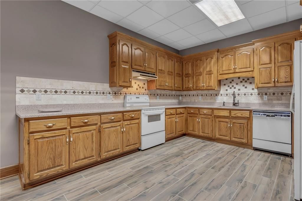 7605 N Chestnut Avenue — photo 51