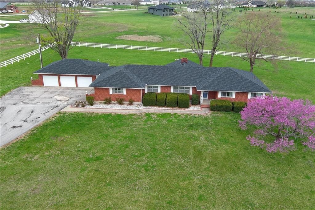 24800 Milton Thompson Road, Lee's Summit, MO