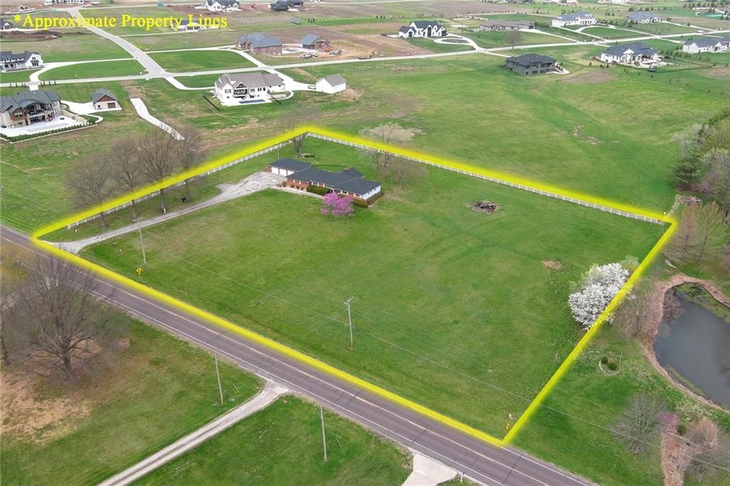 24800 Milton Thompson Road — photo 2
