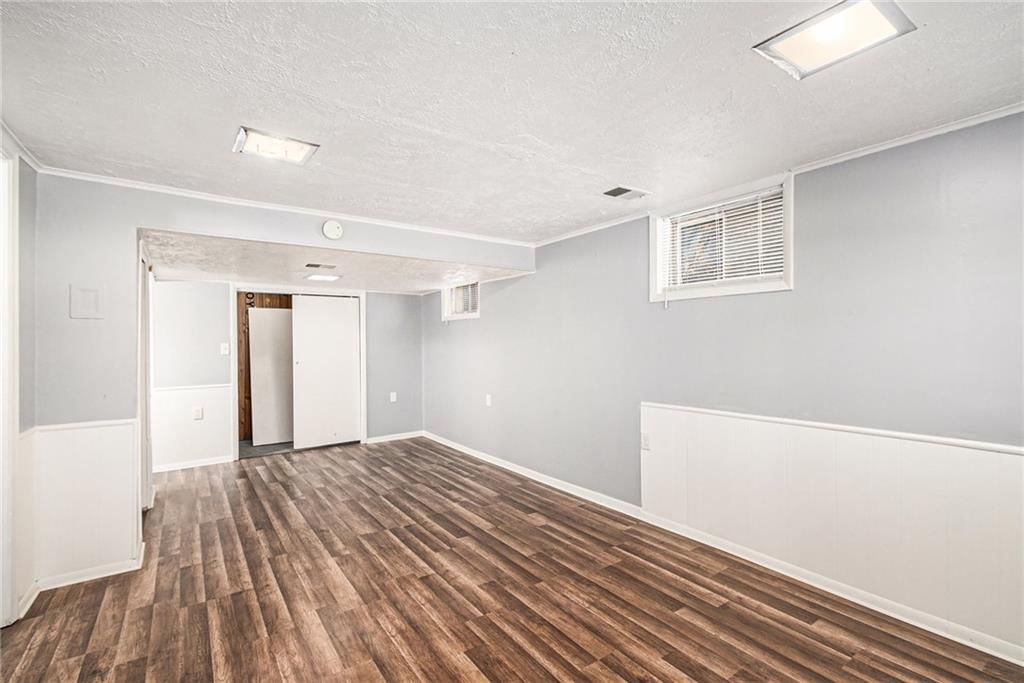1601 NW Amesbury Road — photo 15
