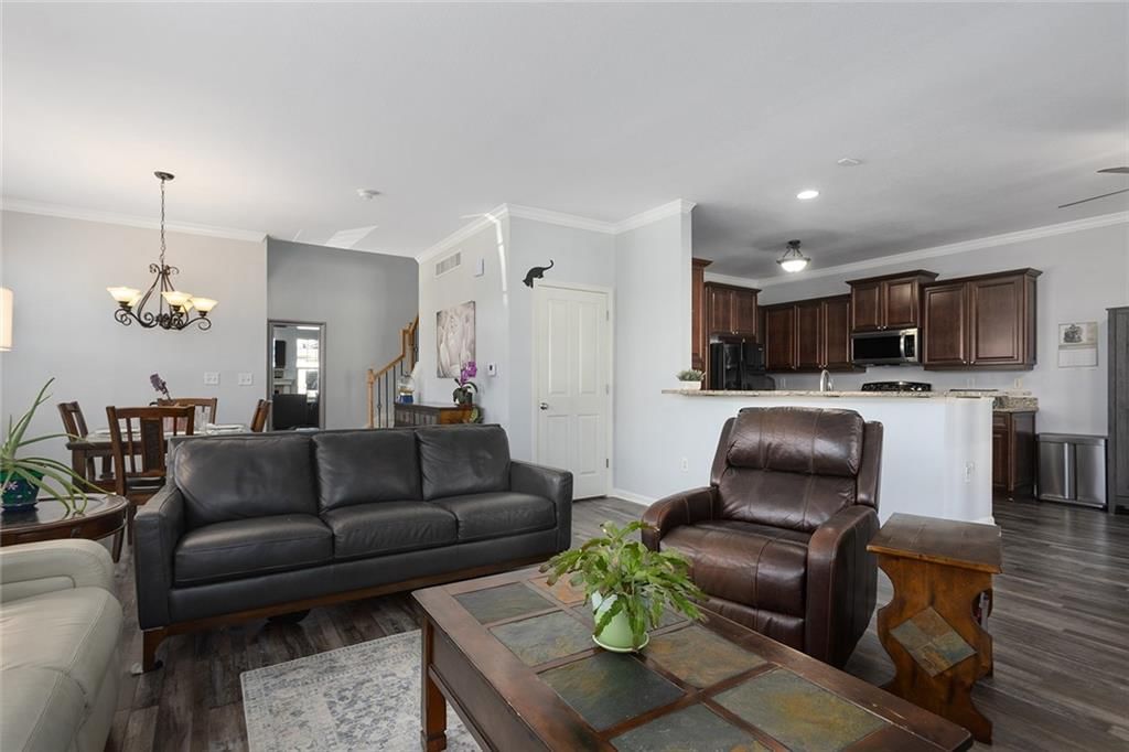 9834 Nieman Place — photo 8