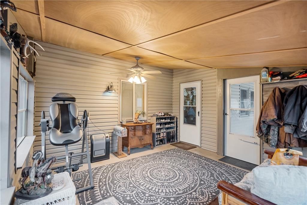 109 Julia N/A — photo 9