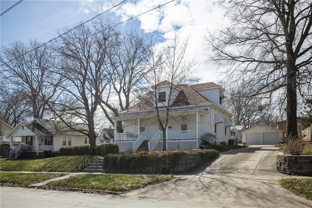 512 Grover Street — photo 2