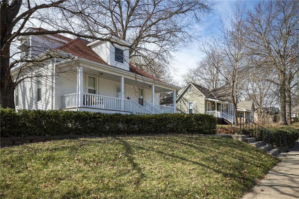 512 Grover Street — photo 3