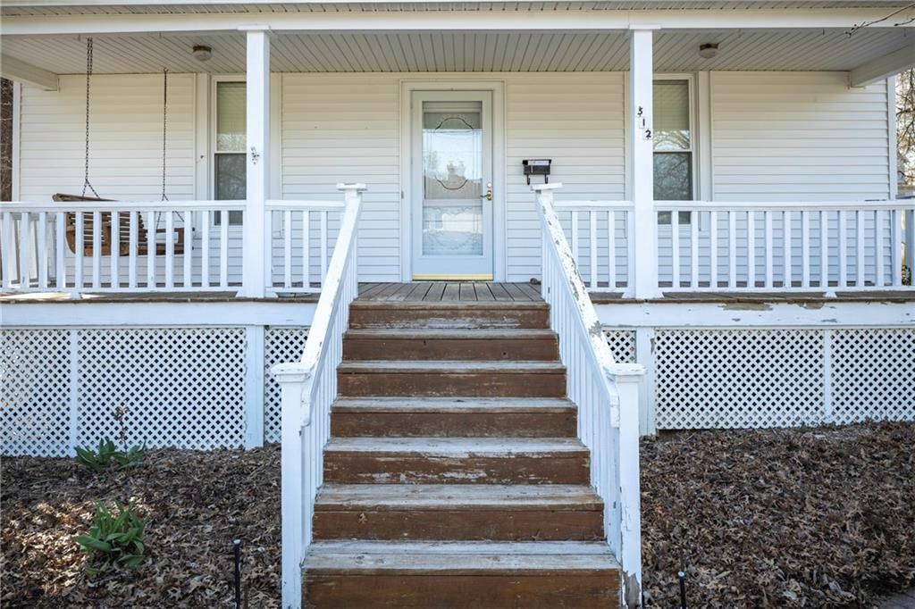 512 Grover Street — photo 4