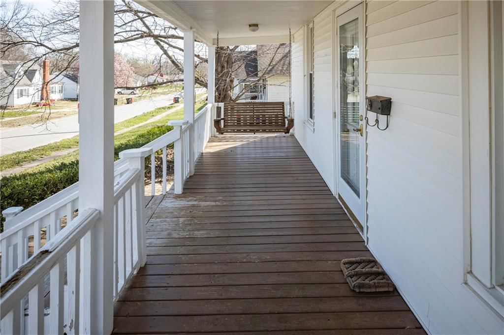 512 Grover Street — photo 5