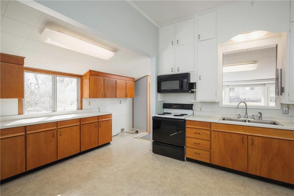 512 Grover Street — photo 21