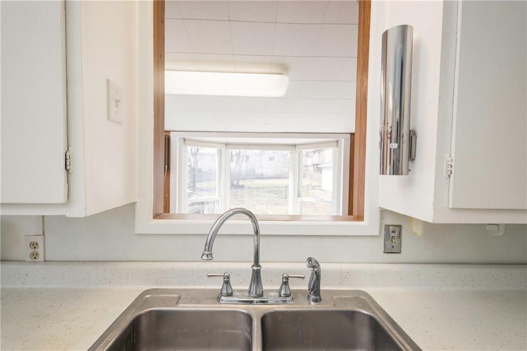 512 Grover Street — photo 24