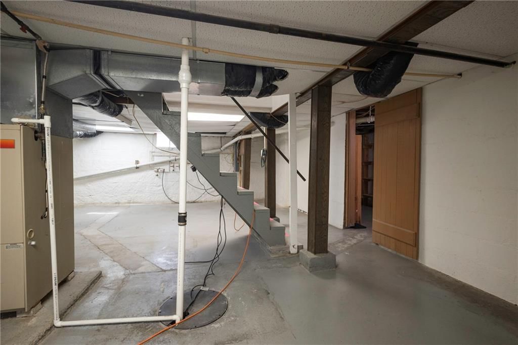 512 Grover Street — photo 37
