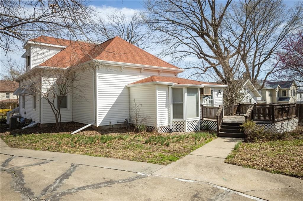 512 Grover Street — photo 44