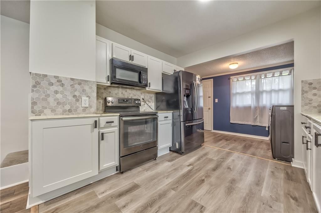 Photo 6 of 29 - 2937 N 27th Street