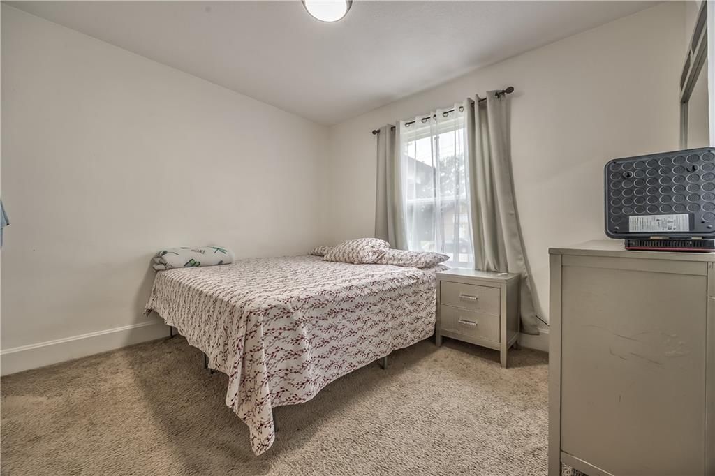 Photo 14 of 29 - 2937 N 27th Street