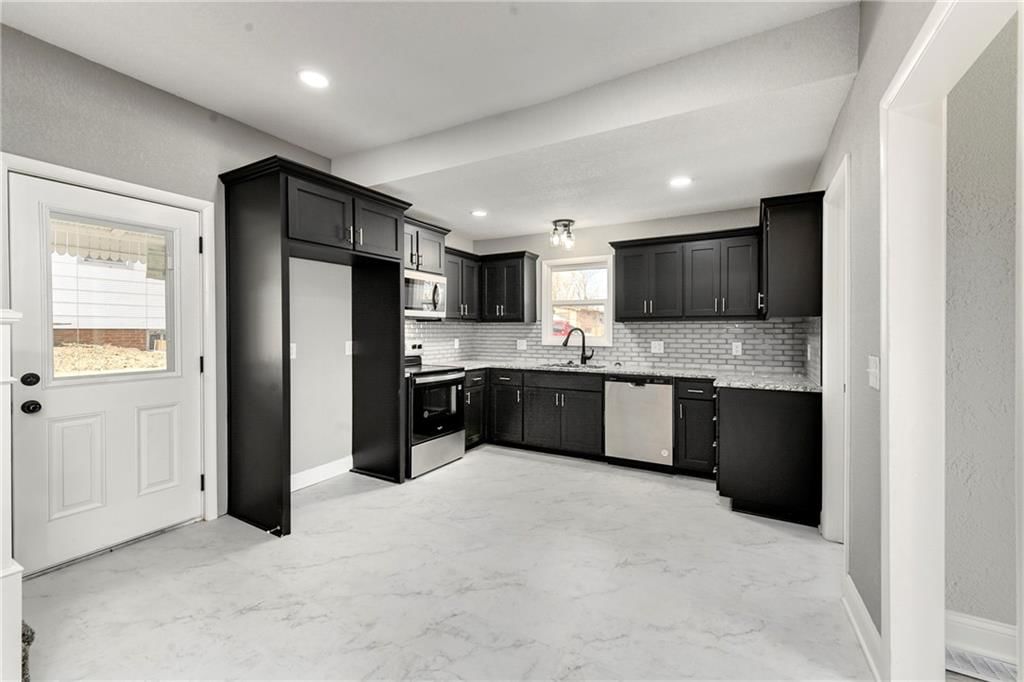 311 E Highway 224 Street — photo 16