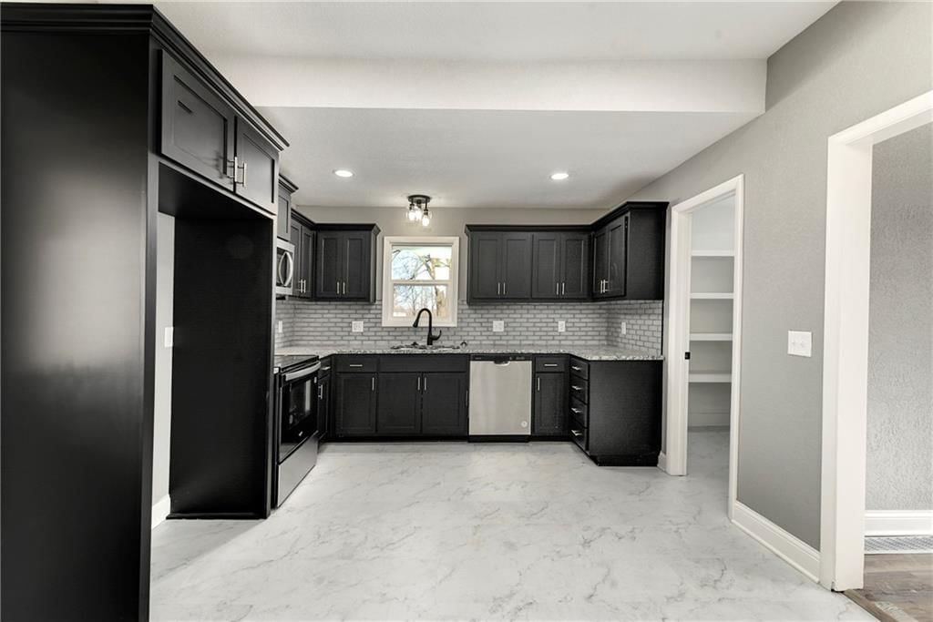311 E Highway 224 Street — photo 17